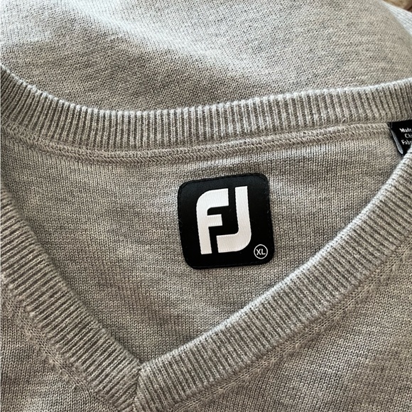Footjoy Gray Wool Blend Golf V-Neck Sweater Men’s XL - Picture 6 of 8
